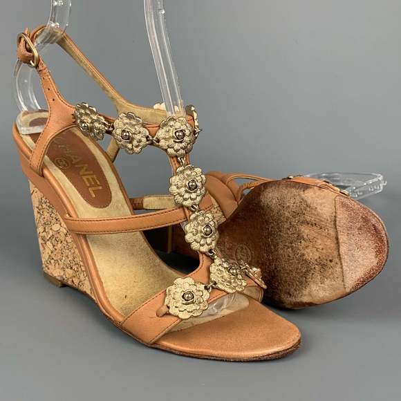 CHANEL Camelia Tan & Gold Leather T-strap Cork Wedge Sandals - Picture 3 of 7